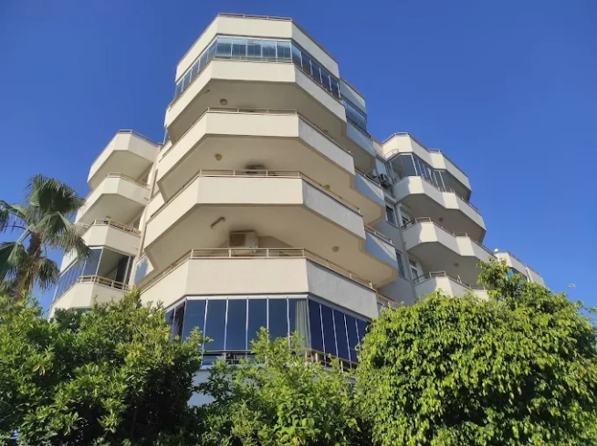 ALANYUM AVM KARŞISI BAKIMLI SİTE İÇERİSİNDE 1+1 EŞYALI DAİRE