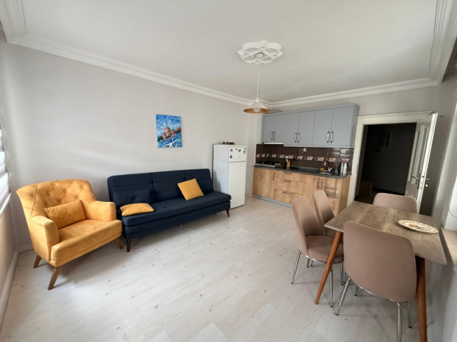 ALANYUM AVM KARŞISI BAKIMLI SİTE İÇERİSİNDE 1+1 EŞYALI DAİRE