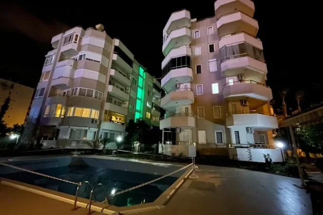 ALANYUM AVM KARŞISI BAKIMLI SİTE İÇERİSİNDE 1+1 EŞYALI DAİRE