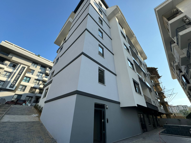 DENİZE 600 METRE 1+1 EŞYASIZ SATILIK DAİRE