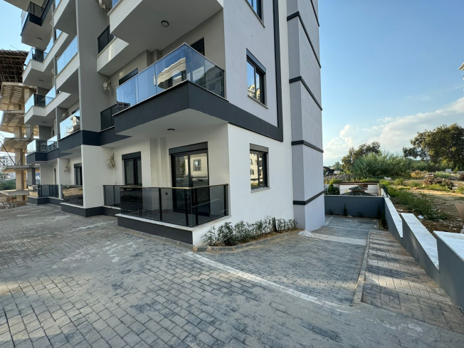 DENİZE 600 METRE 1+1 EŞYASIZ SATILIK DAİRE