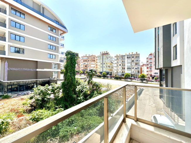 YENİ BİNA AKTİVİTELİ EŞYALI 1+1 SATILIK DAİRE