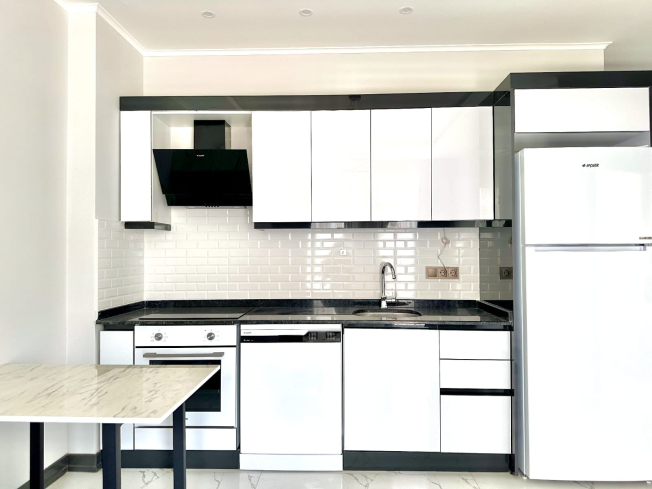 YENİ BİNA AKTİVİTELİ EŞYALI 1+1 SATILIK DAİRE