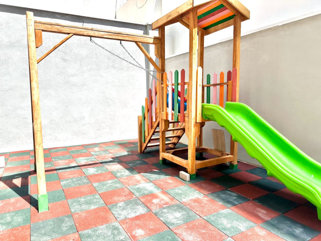 YENİ BİNA AKTİVİTELİ EŞYALI 1+1 SATILIK DAİRE