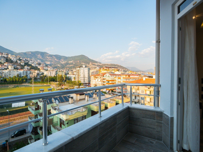 İKAMETE UYGUN DENİZE 600 METRE MESAFEDE GÜZEL EŞYALI 1+1 DAİRE