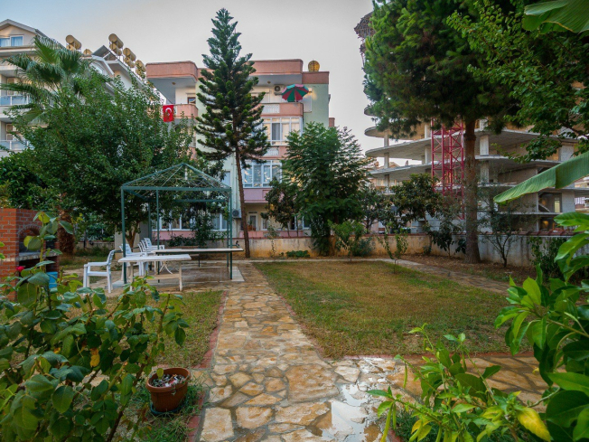 İKAMETE UYGUN DENİZE 600 METRE MESAFEDE GÜZEL EŞYALI 1+1 DAİRE