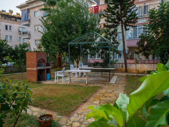 İKAMETE UYGUN DENİZE 600 METRE MESAFEDE GÜZEL EŞYALI 1+1 DAİRE