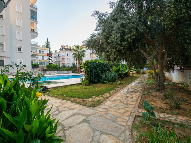 İKAMETE UYGUN DENİZE 600 METRE MESAFEDE GÜZEL EŞYALI 1+1 DAİRE
