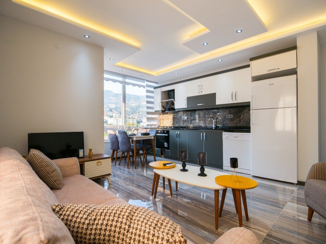 İKAMETE UYGUN DENİZE 600 METRE MESAFEDE GÜZEL EŞYALI 1+1 DAİRE