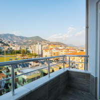 İKAMETE UYGUN DENİZE 600 METRE MESAFEDE GÜZEL EŞYALI 1+1 DAİRE