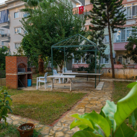 İKAMETE UYGUN DENİZE 600 METRE MESAFEDE GÜZEL EŞYALI 1+1 DAİRE