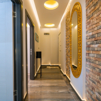 İKAMETE UYGUN DENİZE 600 METRE MESAFEDE GÜZEL EŞYALI 1+1 DAİRE