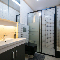 İKAMETE UYGUN DENİZE 600 METRE MESAFEDE GÜZEL EŞYALI 1+1 DAİRE