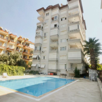 İKAMETE UYGUN DENİZE 600 METRE MESAFEDE GÜZEL EŞYALI 1+1 DAİRE
