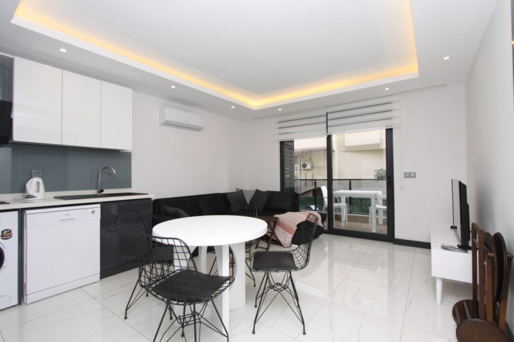 ALANYA MERKEZDE 1+1 SATILIK EŞYALI DAİRE
