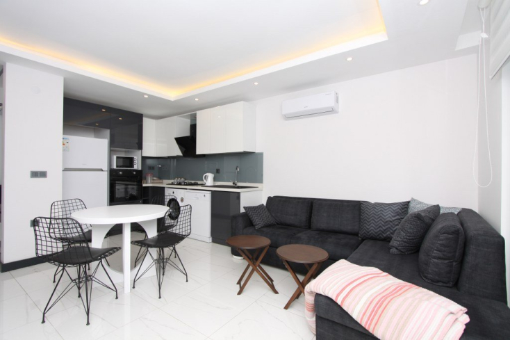 ALANYA MERKEZDE 1+1 SATILIK EŞYALI DAİRE