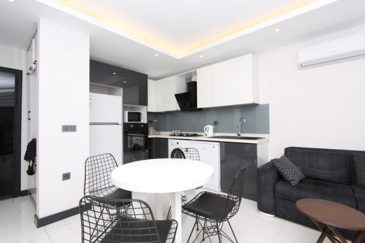 ALANYA MERKEZDE 1+1 SATILIK EŞYALI DAİRE