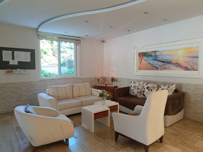 DENİZE 200 METRE GENİŞ EŞYALI DAİRE