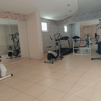 DENİZE 200 METRE GENİŞ EŞYALI DAİRE