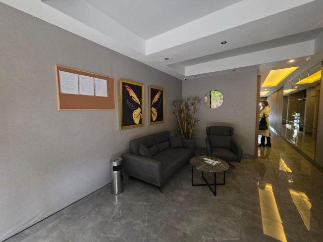 MODERN, GENİŞ VE KALİTELİ BİR YAPIDA 1+1 EŞYALI YAŞAM ALANI
