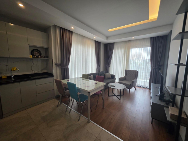 MODERN, GENİŞ VE KALİTELİ BİR YAPIDA 1+1 EŞYALI YAŞAM ALANI