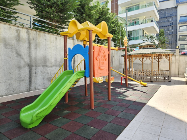 2+1 SİTE İÇİDE DENİZE 100 M DENİZ MANZARALI DAİRE