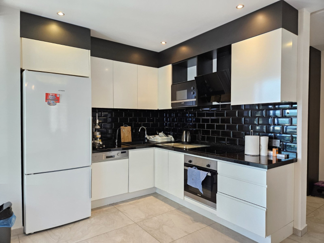 2+1 SİTE İÇİDE DENİZE 100 M DENİZ MANZARALI DAİRE