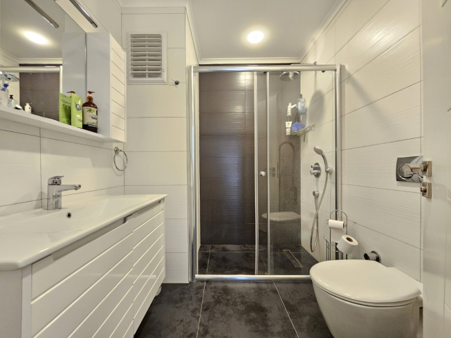 2+1 SİTE İÇİDE DENİZE 100 M DENİZ MANZARALI DAİRE