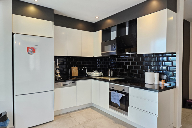 2+1 SİTE İÇİDE DENİZE 100 M DENİZ MANZARALI DAİRE