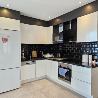 2+1 SİTE İÇİDE DENİZE 100 M DENİZ MANZARALI DAİRE