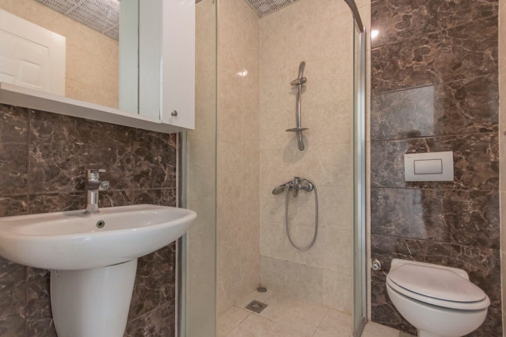 MAHMUTLAR ATATÜRK CADDESİNDE 2+1 EŞYASIZ SATILIK DAİRE