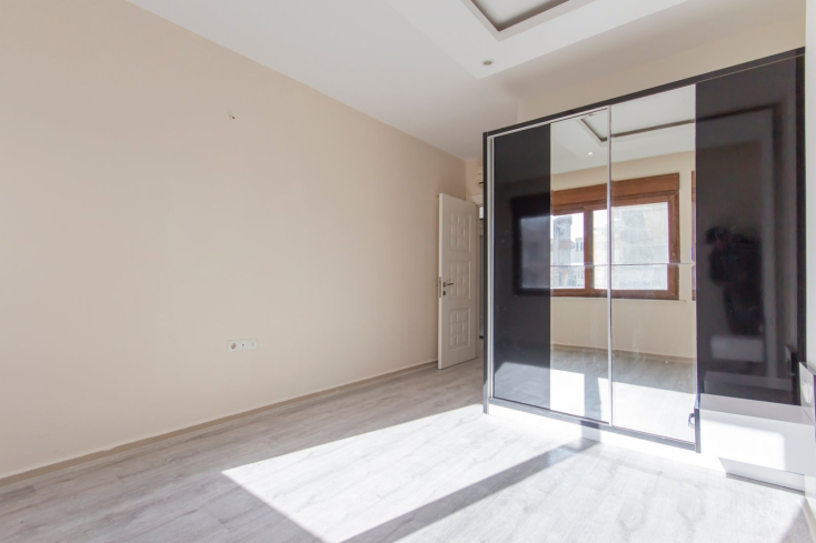 MAHMUTLAR ATATÜRK CADDESİNDE 2+1 EŞYASIZ SATILIK DAİRE