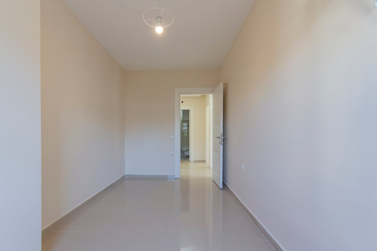 MAHMUTLAR ATATÜRK CADDESİNDE 2+1 EŞYASIZ SATILIK DAİRE