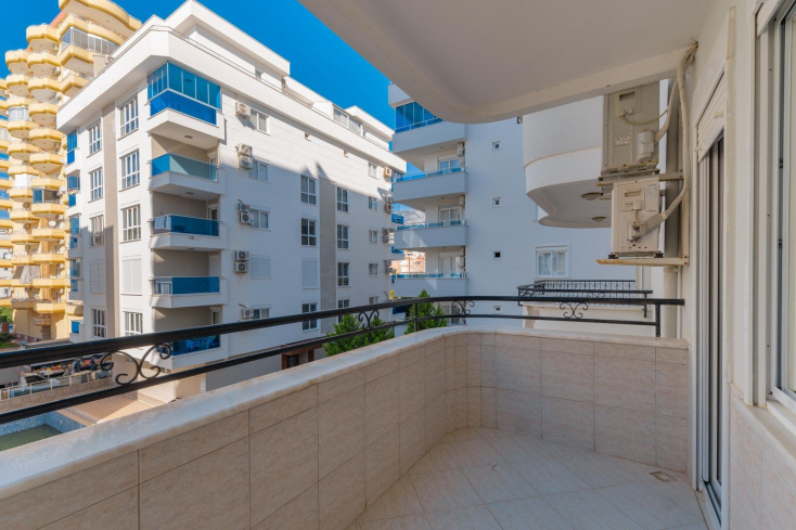 YENİ TADİLATLI TEMİZ BAKIMLI 2+1 EŞYALI GENİŞ SATILIK DAİRE
