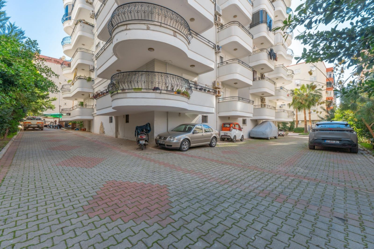 YENİ TADİLATLI TEMİZ BAKIMLI 2+1 EŞYALI GENİŞ SATILIK DAİRE