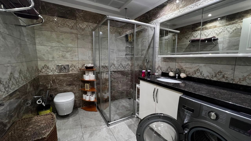 İKAMETE UYGUN 3+1 AYRI MUTFAK  EŞYALI MERKEZİ KONUMDA SATILIK DAİRE