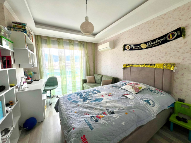 İKAMETE UYGUN 3+1 AYRI MUTFAK  EŞYALI MERKEZİ KONUMDA SATILIK DAİRE