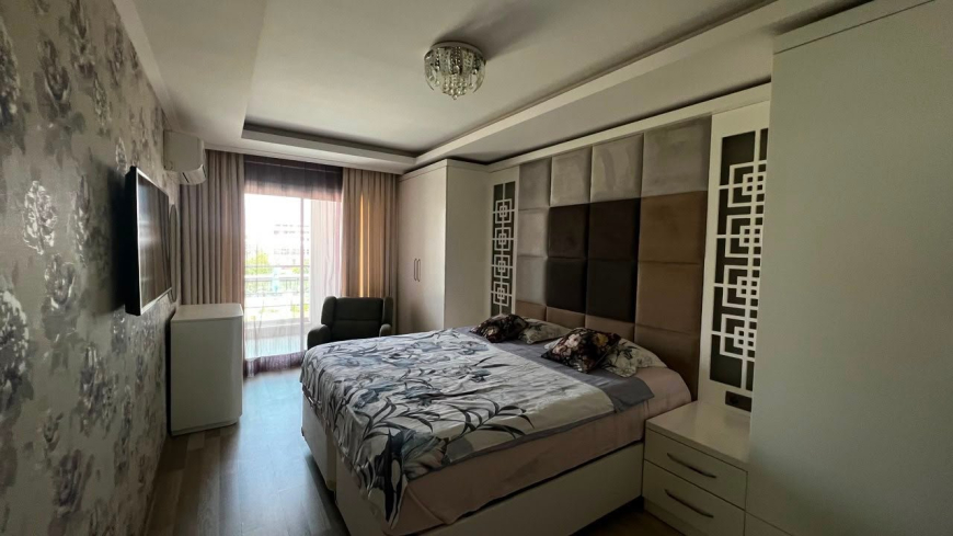 İKAMETE UYGUN 3+1 AYRI MUTFAK  EŞYALI MERKEZİ KONUMDA SATILIK DAİRE