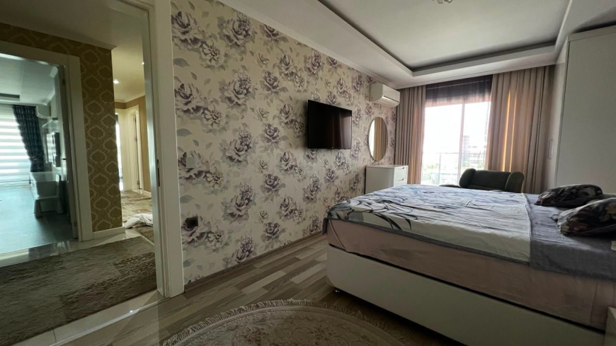 İKAMETE UYGUN 3+1 AYRI MUTFAK  EŞYALI MERKEZİ KONUMDA SATILIK DAİRE