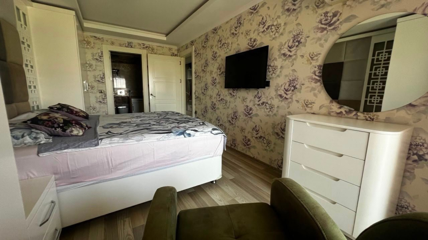 İKAMETE UYGUN 3+1 AYRI MUTFAK  EŞYALI MERKEZİ KONUMDA SATILIK DAİRE