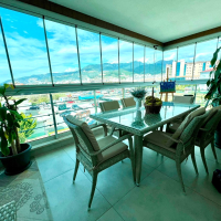 İKAMETE UYGUN 3+1 AYRI MUTFAK  EŞYALI MERKEZİ KONUMDA SATILIK DAİRE