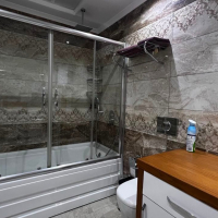 İKAMETE UYGUN 3+1 AYRI MUTFAK  EŞYALI MERKEZİ KONUMDA SATILIK DAİRE