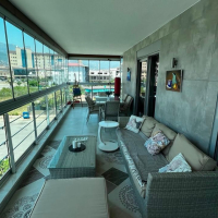 İKAMETE UYGUN 3+1 AYRI MUTFAK  EŞYALI MERKEZİ KONUMDA SATILIK DAİRE