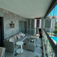 İKAMETE UYGUN 3+1 AYRI MUTFAK  EŞYALI MERKEZİ KONUMDA SATILIK DAİRE
