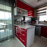 İKAMETE UYGUN 3+1 AYRI MUTFAK  EŞYALI MERKEZİ KONUMDA SATILIK DAİRE