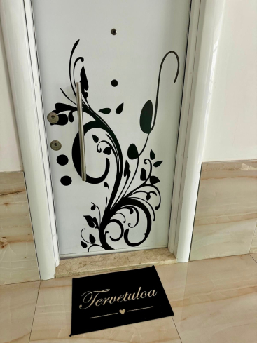 TOSMURDA DENİZ MANZARALI EŞYALI 1+1 AKTİVİTELİ DAİRE