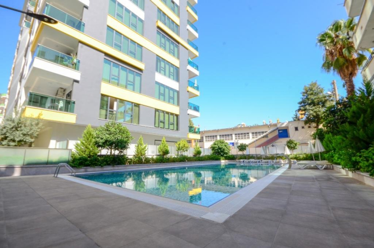 ALANYA MERKEZDE 2+1 EŞYALI GENİŞ SATILIK DAİRE
