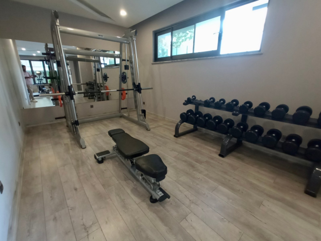 ALANYA MERKEZDE 2+1 EŞYALI GENİŞ SATILIK DAİRE