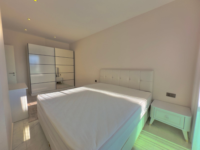 ALANYA MERKEZDE 2+1 EŞYALI GENİŞ SATILIK DAİRE