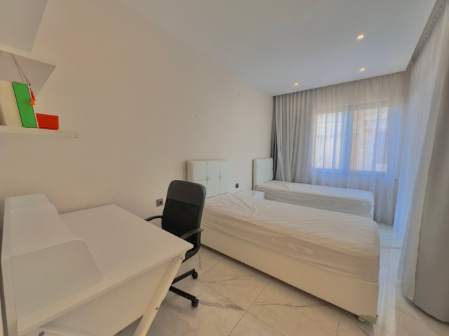 ALANYA MERKEZDE 2+1 EŞYALI GENİŞ SATILIK DAİRE